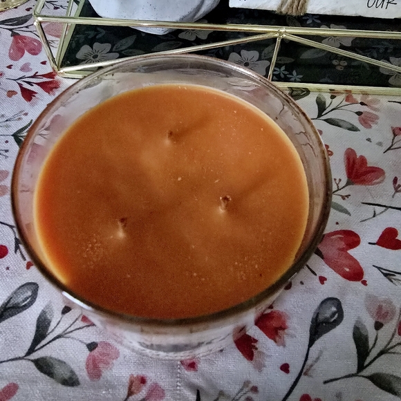 Bath & Body Works Pumpkin Sugared Doughnut Candle - Picture 3 of 6